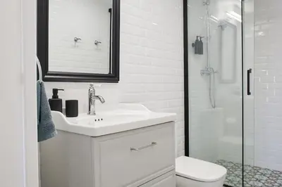 Salle de bains dans l'établissement Studio proche Roland Garros