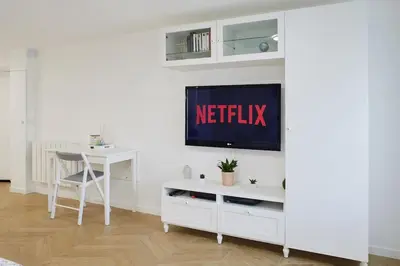 Télévision ou salle de divertissement dans l'établissement Studio proche Roland Garros