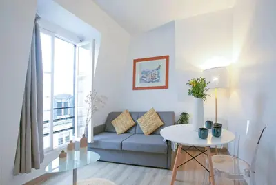 Coin salon dans l'établissement Heavenly & Cozy Parisian Flat - Place Voltaire