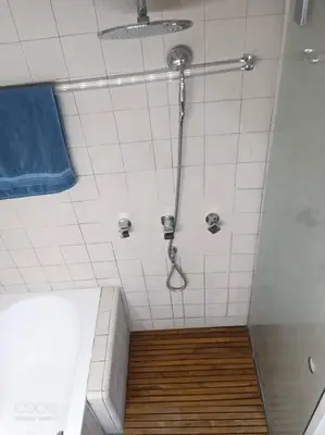 Salle de bains dans l'établissement Aramis Colibri 72m2, lit king-size, baignoire duo hôte non professionnel