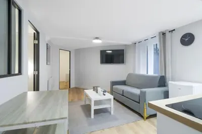 Télévision ou salle de divertissement dans l'établissement 01.Appart 4pers#2 Bedrooms#Pigalle#Opéra#Paris 9