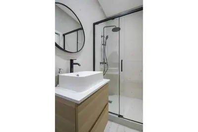Salle de bains dans l'établissement 02.Appart 4pers#1 Bedroom#Pigalle#Opéra#Paris 9