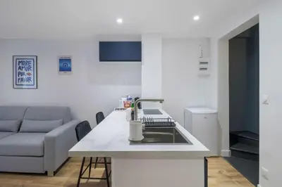 Cuisine ou kitchenette dans l'établissement 11.Appart 4pers#1 Bedroom#Pigalle#Opéra#Paris 9