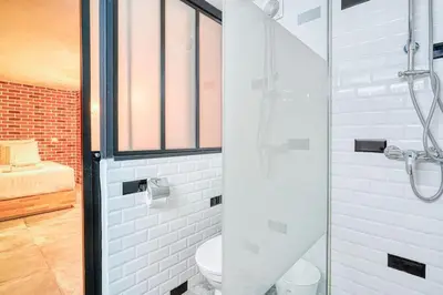 Salle de bains dans l'établissement Appartement proche Rue de Charonne - II