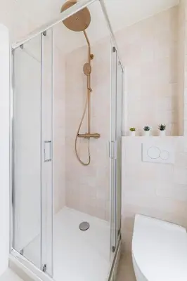 Salle de bains dans l'établissement Brand New Luxury Flat in Parc Monceau - Batignolles