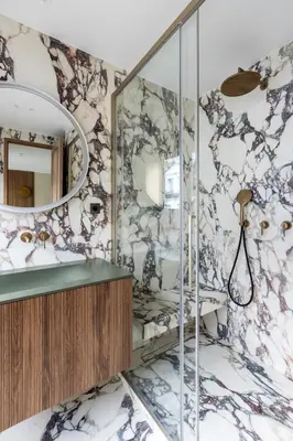Salle de bains dans l'établissement HIGHSTAY - Luxury Serviced Apartments - Centre Pompidou