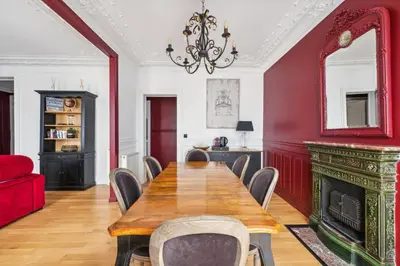 Coin salon dans l'établissement Séjours Parisiens / Suite Le Royal / 4*