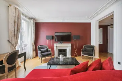 Coin salon dans l'établissement Séjours Parisiens / Suite Le Royal / 4*