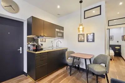 Cuisine ou kitchenette dans l'établissement Rent a Room apartments - Alma