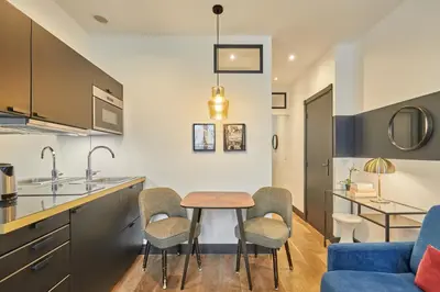 Cuisine ou kitchenette dans l'établissement Rent a Room apartments - Alma