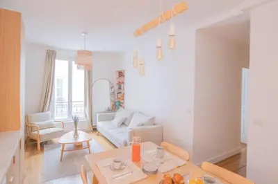 Coin salon dans l'établissement We Parisian The Latin Quarter Cozy Home