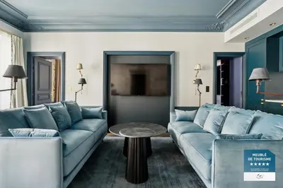 Coin salon dans l'établissement Séjours Parisiens - Suites Haussmann, Malesherbes & Madeleine
