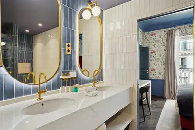 Salle de bains dans l'établissement Séjours Parisiens - Suites Haussmann, Malesherbes & Madeleine