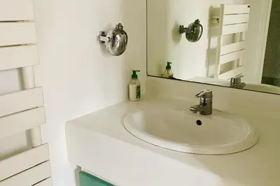 Salle de bains dans l'établissement Appartement Sauval - Welkeys