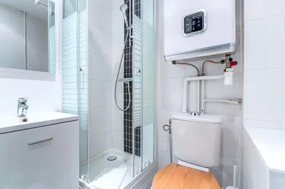 Salle de bains dans l'établissement Studio Avenue Philippe Auguste