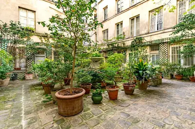 Jardin de l'établissement Design and Quiet studio on wooded courtyard !