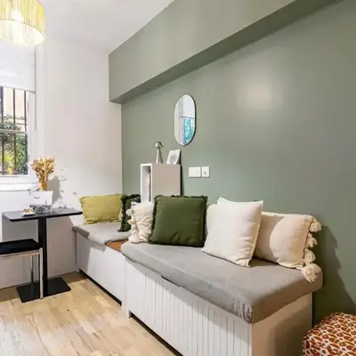 Design and Quiet studio on wooded courtyard !