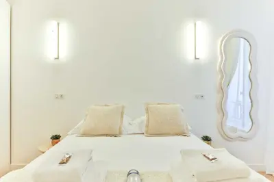 Un ou plusieurs lits dans un hébergement de l'établissement Charming 2BR - 6P - Eiffel Tower