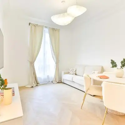 Charming 2BR - 6P - Eiffel Tower