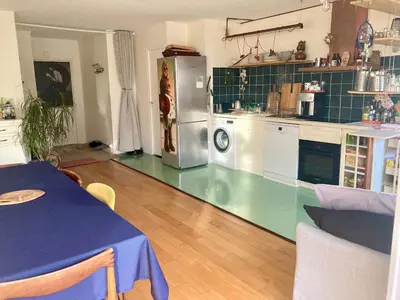 Cuisine ou kitchenette dans l'établissement Family Friends