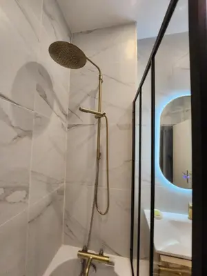 Salle de bains dans l'établissement Pic de Nôtre Dame, Charming Suites Paris