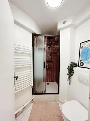 Salle de bains dans l'établissement STUDIO TOURNELLES 75003 Paris Center
