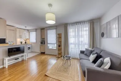 Cuisine ou kitchenette dans l'établissement Metro - Ascenseur - Parking - Wifi - 4 pers - Easy Check IN