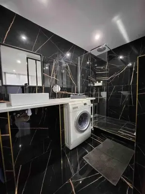 Salle de bains dans l'établissement Superbe appartement à 8 minutes de la nation.