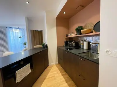 Cuisine ou kitchenette dans l'établissement Marais - Bright one-bedroom decorated with taste