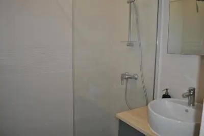 Salle de bains dans l'établissement Appartement de 80 m² proche Gare du Nord