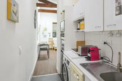 Cuisine ou kitchenette dans l'établissement Appartement Surcouf - Welkeys