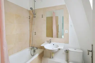 Salle de bains dans l'établissement Appartement Surcouf - Welkeys