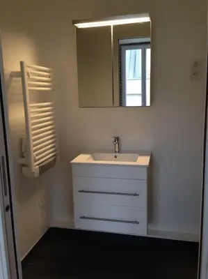 Salle de bains dans l'établissement Duplex 45m2 -Zac L’Oreal - Palais de Justice Paris