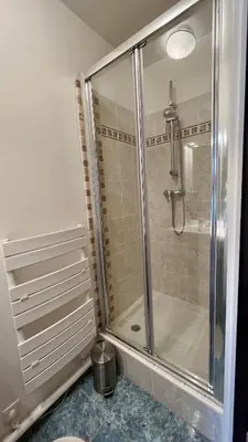 Salle de bains dans l'établissement Chez Nicole & Denis