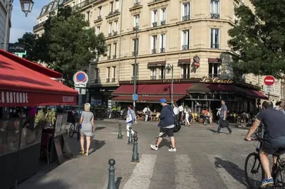 Clients de l'établissement Confort à Asnières