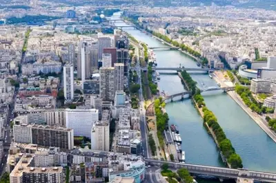 Vue générale sur Asnières-sur-Seine ou vue de la ville depuis l'appartement