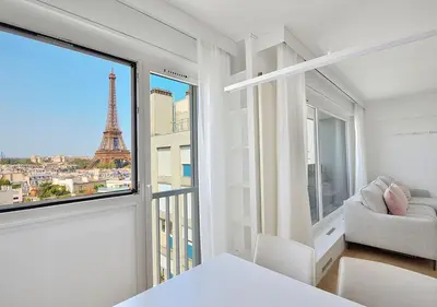 Un ou plusieurs lits dans un hébergement de l'établissement Top Floor Million Dollar View Eiffel Tower, 2 beds, 4 people