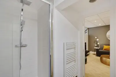 Un ou plusieurs lits dans un hébergement de l'établissement Beautiful apartment 4P/1BR Champs Elysées
