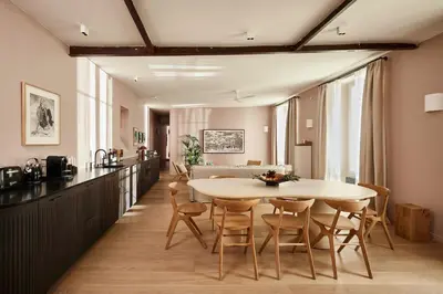 Cuisine ou kitchenette dans l'établissement Marais - 4 pièces de 115 m2 - grand salon convivial