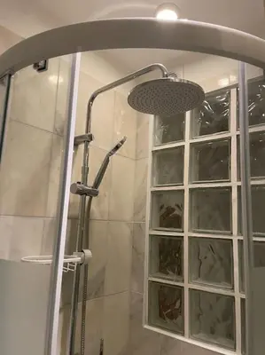Salle de bains dans l'établissement Charmant et tranquille plein centre de Paris!