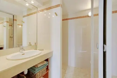 Salle de bains dans l'établissement Jardin plaisance