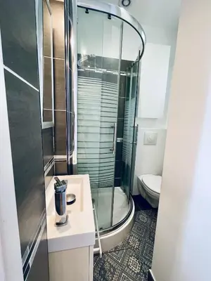 Salle de bains dans l'établissement A 10 min de La Défense et à 20 min de Paris