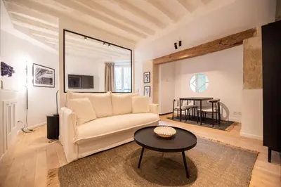 Coin salon dans l'établissement Cosy Nest in Saint Germain