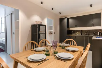 Cuisine ou kitchenette dans l'établissement Design Architect Flat - 6 guests - 15min from Paris center