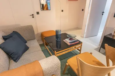 Coin salon dans l'établissement Design Architect Flat - 6 guests - 15min from Paris center
