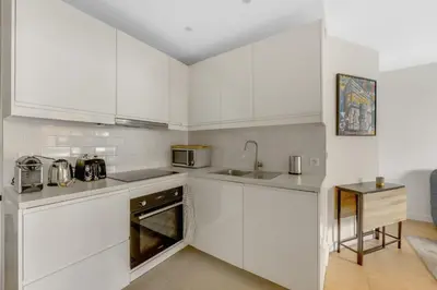 Cuisine ou kitchenette dans l'établissement Espace Champerret - 1 Bedroom 4 people