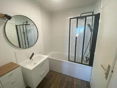 Salle de bains dans l'établissement Appartement Paris La Défense Metro L1/RER A