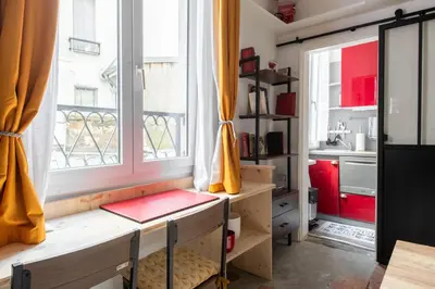 Cuisine ou kitchenette dans l'établissement Géranimus CLERY: Heart of Paris