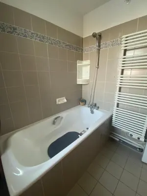 Salle de bains dans l'établissement Appartement familial 140 m2 Paris 13