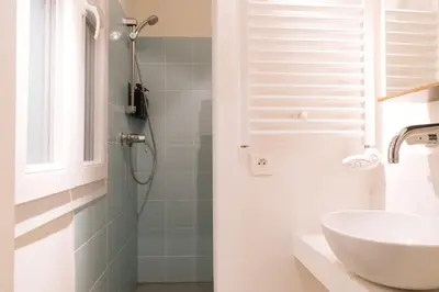 Salle de bains dans l'établissement Cosy & Stylish Large Studio VoltaireOberkampf!